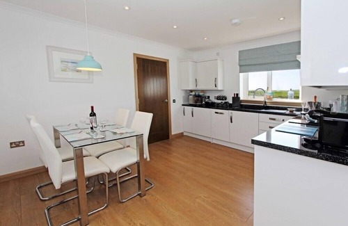 Isle of North Uist Cottage | MACHAIR COTTAGE, pet friendly, with a garden in Lochmaddy, North Uist