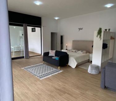 Machico Villa | Machico flat center near beach w parking