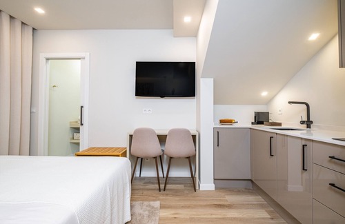 Machico Bed & Breakfast | Machim D'Arfet House 104 by Madeira Sun Travel