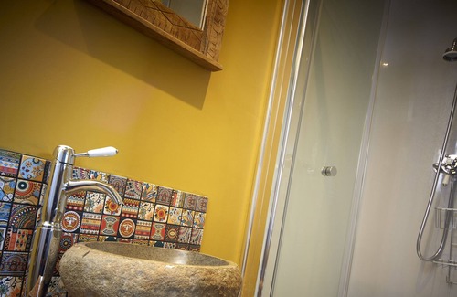 Fitling Cabin | MADAGASCAR, pet friendly, character holiday cottage in Burton Pidsea