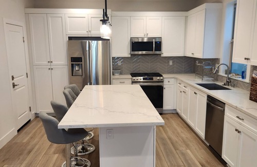 North Long Beach House | Madison's Place Cozy & Comfortable Modern Home