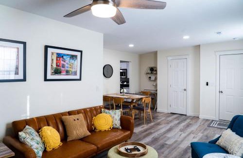 North Charleston House | Madrona's Cottage B- Fully fenced and pet friendly