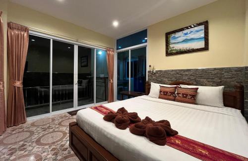 Lamai City Center House | Mae Somboon House