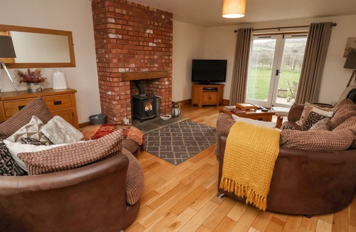 Gwaenysgor Near Prestatyn House | MAES YR HAF, pet friendly, with open fire in Prestatyn