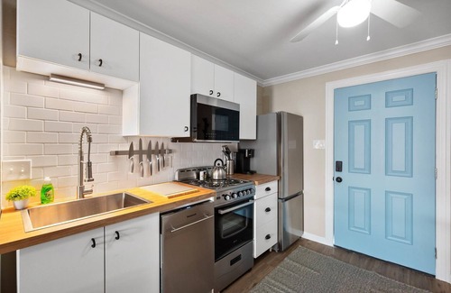 Fort Worth House | Magazine-Worthy Cowtown Bungalow. Pet-Friendly!