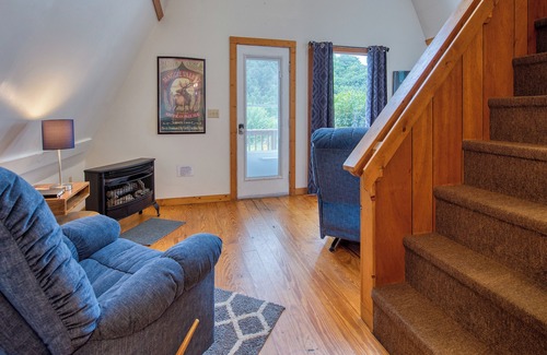 Maggie Valley Ski Chalet | Maggie Valley A-Frame Cabin with Great Views Close to Skiing & Great Restaurants