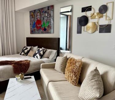 Downtown Miami Apartment | Magic Miami Penthouse Balcony with Insane Ocean & City Views Luxury Resort,Pool,Spa,Heart of Downtown