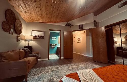 Three Rivers House | Magic Sequoia Spacious Home