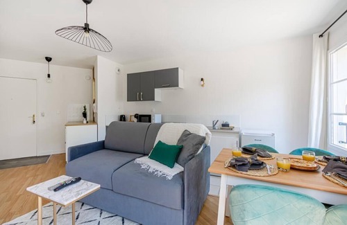 Montevrain Apartment | Magical stay 10 minutes from Disney, parking & comfort included