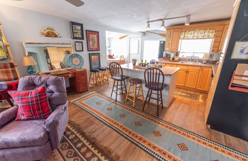 Cambridge Springs House | Magical Sunsets, Ultimate Comfort at Waterfront Retreat in Rural PA