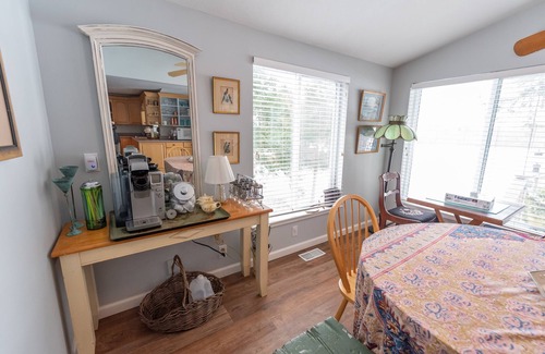 Cambridge Springs House | Magical Sunsets, Ultimate Comfort at Waterfront Retreat in Rural PA
