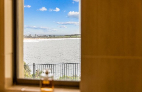 Dee Why Apartment | MAGICAL VIEWS OF DEE WHY