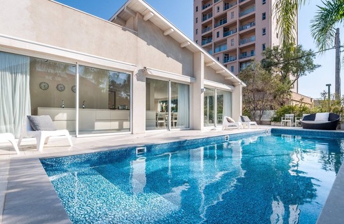 Herzliya Pituach Villa | Magical Villa close Beach - Pool heated