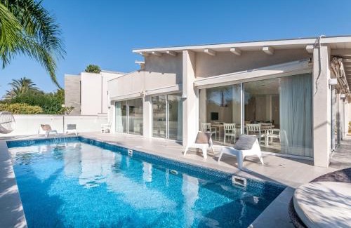 Herzliya Pituach Villa | Magical Villa With Pool