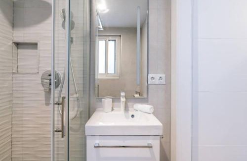 Los Remedios Apartment | Magnífico Ático en frente de la Feria