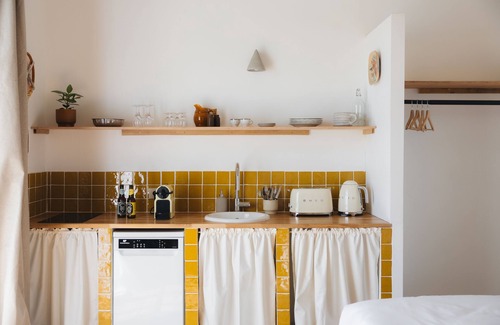 Saint-Seurin-de-Cadourne Apartment | Magnificent Suite Apartment with swimming pool N°3