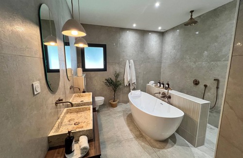 Saint-Marcel-les-Valence Villa | Magnificent house for 8 people