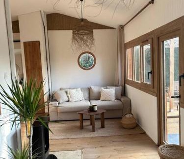Saint-Avit-les-Guespieres Ski Chalet | Magnifique chalet en bord de rivière