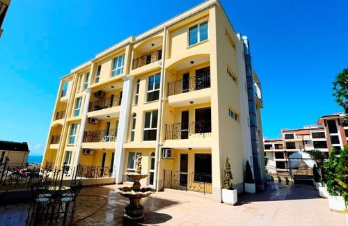 Intsaraki Apartment | Magnificent 2-bedroom apartment with sea views for a family with children!