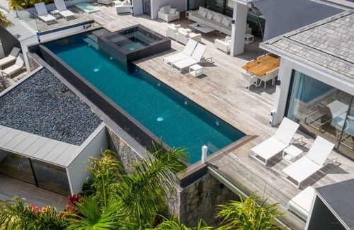 Morne de Depoudre Villa | Magnificent 5 BDRM Villa w Jacuzzi and Pool