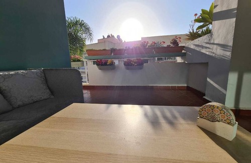 Pont Blondin Apartment | Magnificent apartment with terrace and pool view