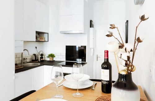 Saint-Michel Apartment | Magnificent Apartment for 2 in the City Centre