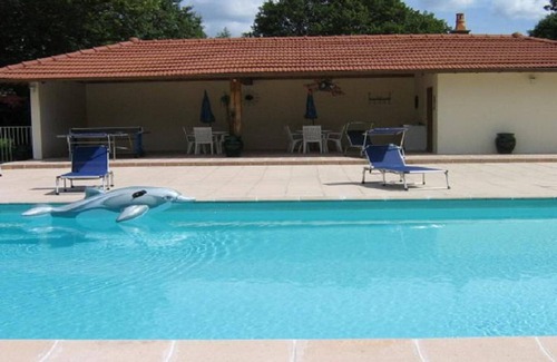 Jeanmenil House | Magnificent estate with swimming pool and private park for 18 people.
