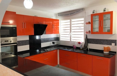 Le Robert Cottage | Magnificent F3 Air-conditioned and Fully Equipped on the Robert Waterfront
