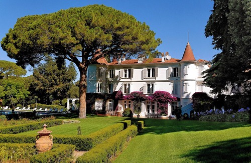 Cannes House | MAGNIFICENT HILLTOP CHATEAU WITH SEA VIEWS, 10 minutes from Cannes Croisette