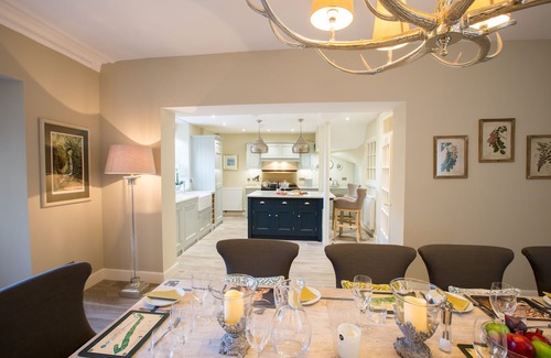 St. Andrews Apartment | Magnificent home - 4 minute walk to Old Course, perfect for families or groups