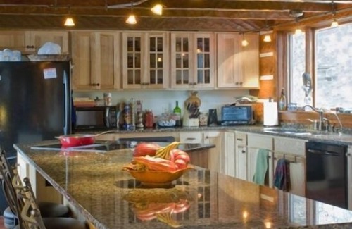 Etlan Cabin | Magnificent Log Home,60 Private Acres-Stunning Mountain Views SUN DANCER