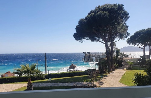 Cannes House | Magnificent luxury duplex with seafront terrace