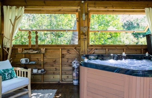 Grans House | MAGNIFICENT PROVENÇAL HOUSE 6 pers 3 bedrooms garden swimmingpool playground SPA