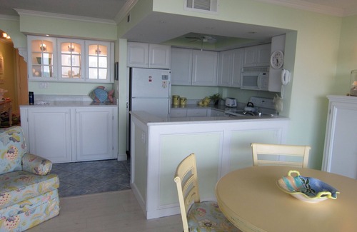 Bethany Beach Condo | Magnificent Quiet Ocean Front. Beautiful five-star. Holiday festivities close by