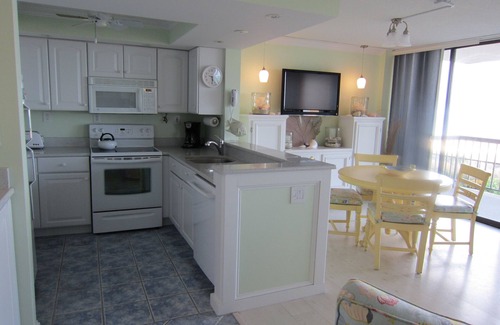 Bethany Beach Condo | Magnificent Quiet Ocean Front. Beautiful five-star. Holiday festivities close by