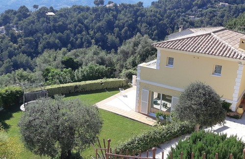Aspremont House | MAGNIFICENT SEA VIEW VILLA WITH PRIVATE SALT POOL
