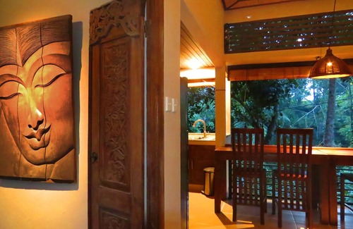 Ubud Villa | Magnificent, tranquil, SECLUDED 2+2 villa on the very edge of the rain forest!
