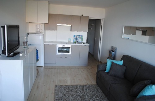 Cassis Apartment | Magnificent view of Cap Canail in quiet residence with tennis court and swimming pool