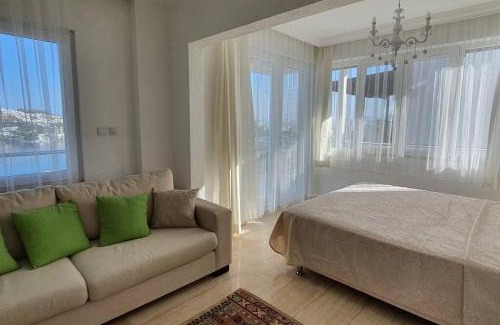 Gundogan Villa | MAGNIFICENT VIEW with Private Pool & Piano, 3 Bedroom Villa, MIN 4 nigths