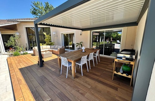 La Brede Villa | Magnificent villa with pool and spa near Bordeaux