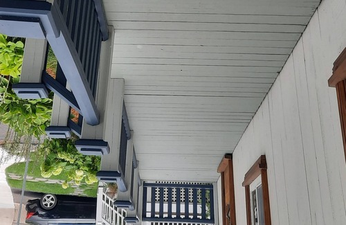 Saint-Romuald House | Magnificient antique French-Canadian house on the shore of St.Lawrence(31 days+)
