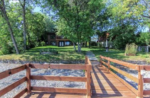 Roberval Ski Chalet | Magnifique chalet au bord du Lac-Saint-Jean