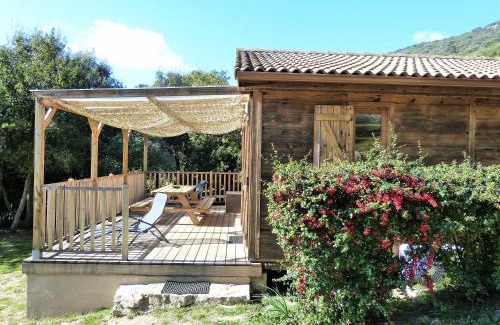 Vetricella Ski Chalet | Magnifique chalet vue mer, a quelques minutes des plages