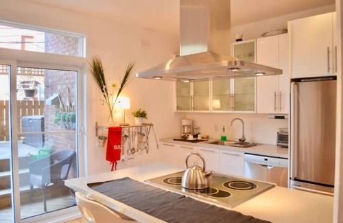 Verdun House | Magnifique! Face au Fleuve et Parc! Wow!