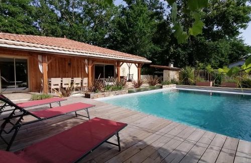 Sainte-Eulalie-en-Born Villa | Magnifique villa avec piscine