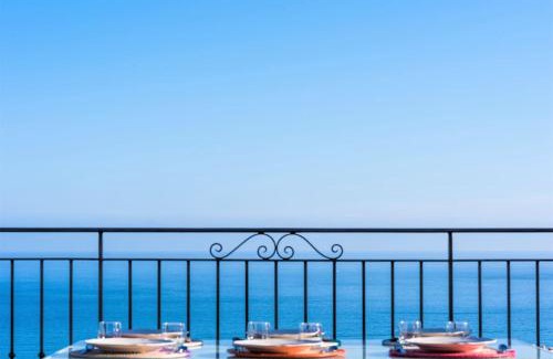 Menton Villa | Magnifique Villa d'époque vue mer, plage à 12 min à pieds
