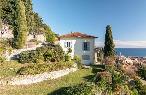 Menton Villa | Magnifique Villa d'époque vue mer, plage à 12 min à pieds