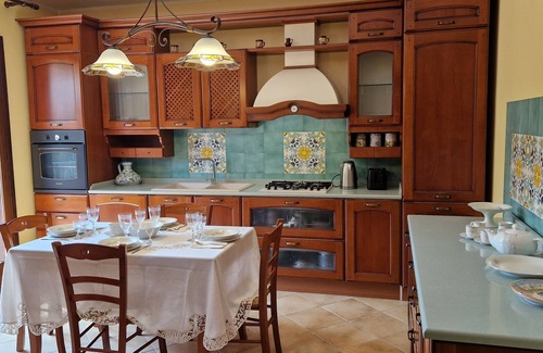 Giarre House | Magnolia House with the strategic location 20min from Taormina, Catania, Sea, Etna