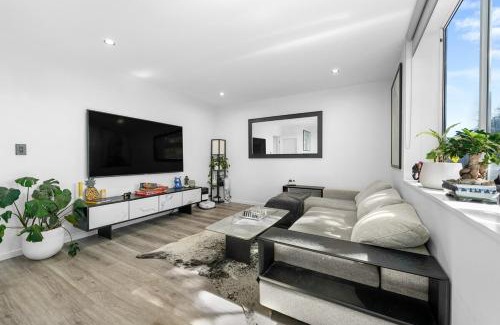 Gardenvale Apartment | Magnolia Retreat - Stylish with Courtyard!