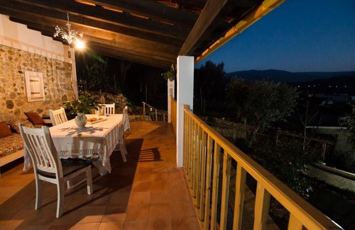 Lousa House | Magnolias Cottage - Suite with terrace and garden view